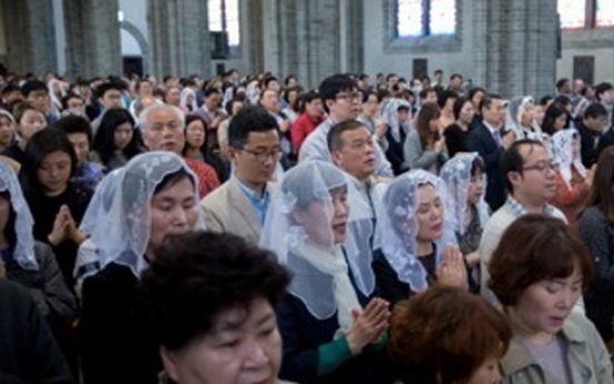 Korea's Catholic population estimated at 5.6 million in 2015