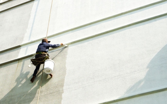 High-rise painter dies after man cuts safety rope