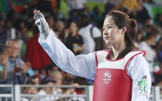 Oh Hye-ri takes silver at taekwondo world championships