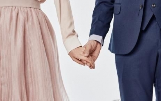 Koreans' average marriage age rises: report