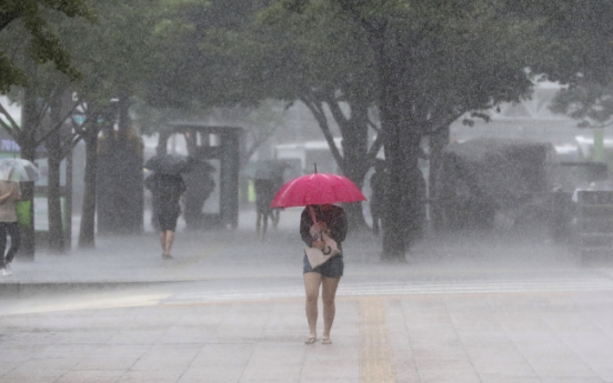 Central regions hit by torrential downpour