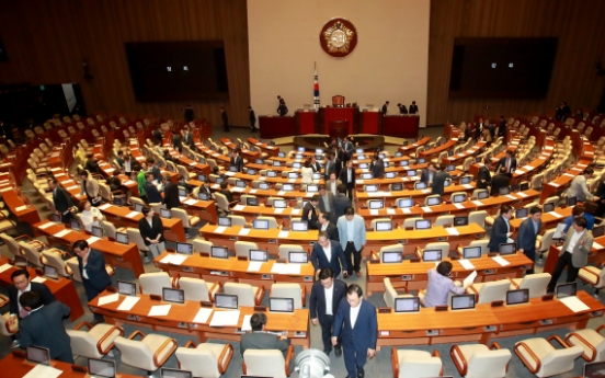Assembly passes pending bills, fails to handle budget