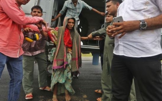 48 dead as heavy monsoon rains lash western India