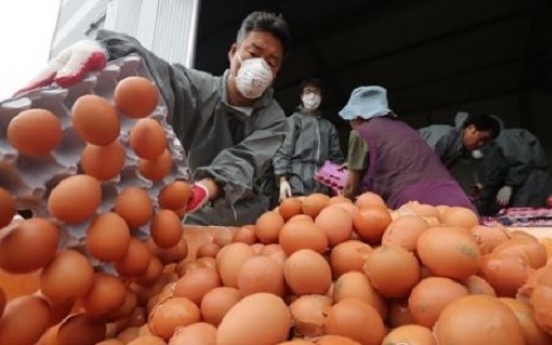 Police raid animal medicine shop accused of selling banned pesticide to chicken farms
