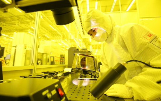 Samsung strengthens foundry with 11-nm, 7-nm