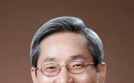 KB Chairman Yoon looks set to win second term