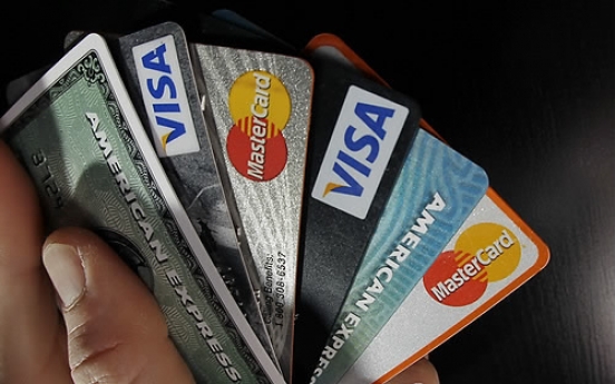 More than 10 mln S. Koreans swipe credit cards overseas