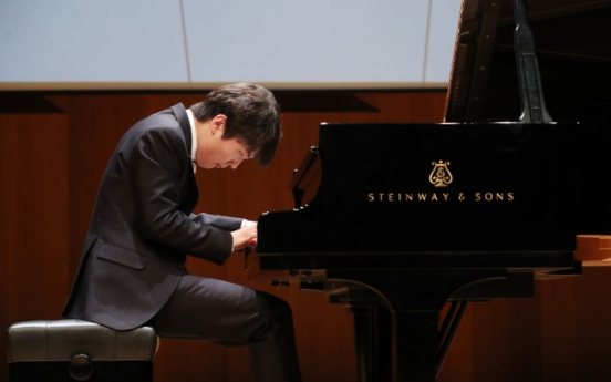 Pianist Cho Seong-jin to make his first tour in Korea