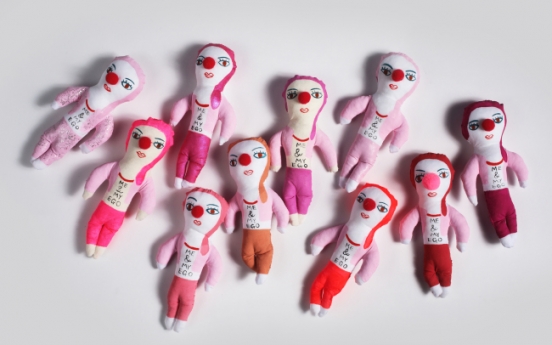Artist ‘instantly sews’ thoughts, feelings into rag dolls