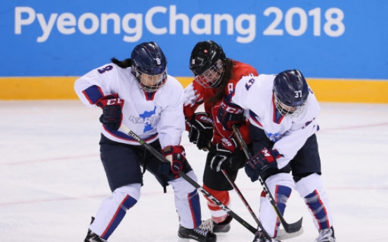 [PyeongChang 2018] Koreas' first unifed women's hockey team falls 8-0 in Olympic debut