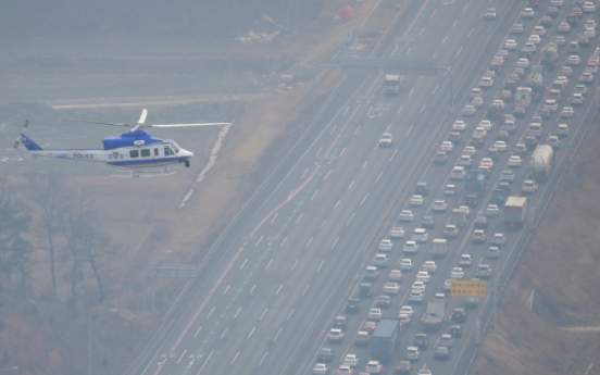 'Seol' exodus in full swing, highways clogged