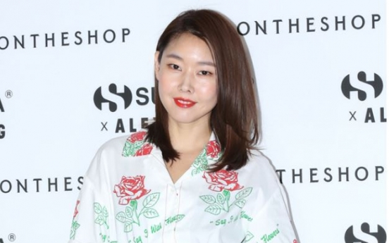 Han Hye-jin stunning at shoes event