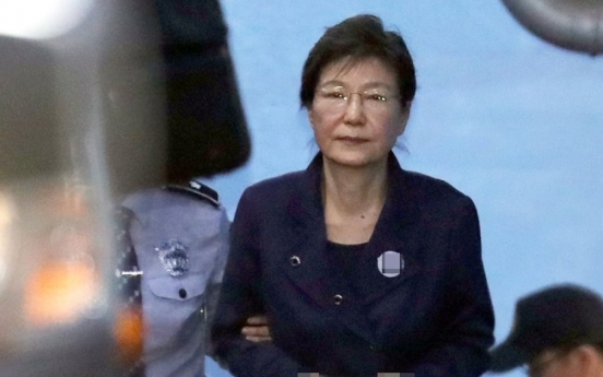 박근혜, 오늘 1심 선고 불출석…피고인 없이 궐석재판 중계