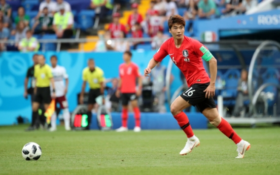 [World Cup] S. Korean captain doubtful for next match after leaving loss on crutches