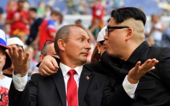 [World Cup] Kim Jong-un, Putin lookalikes stun soccer spectators