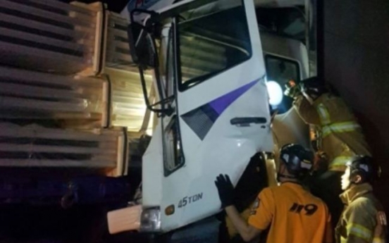 4.5-ton cargo truck driver causes collision, killing one