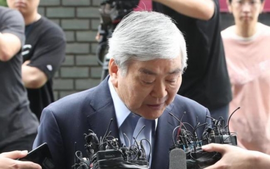 Korean Air chief indicted for embezzlement, breach of trust