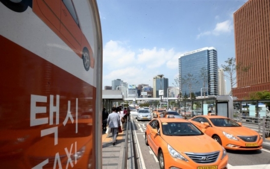 Seoul to crack down on taxis that refuse passengers, starting Nov. 15