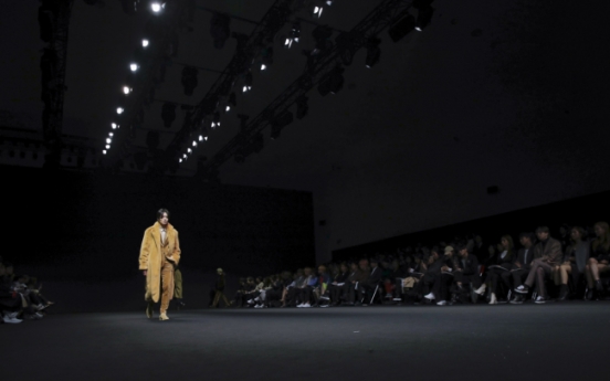 Out of rookie league, designers debut big on Seoul runway