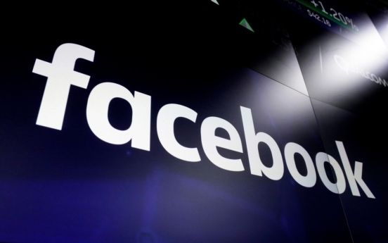 Outage hits Facebook services worldwide