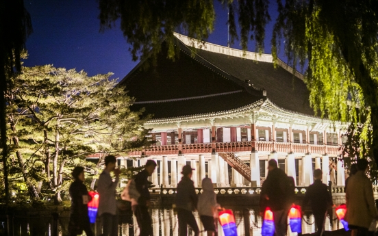 Royal palaces and tombs open doors to all during Chuseok