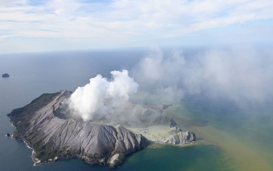 Heroism, devastation after deadly N. Zealand volcano eruption