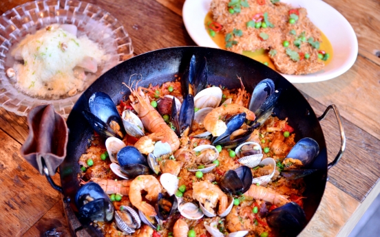 Paella and other crowd-friendly eats at Sigolo