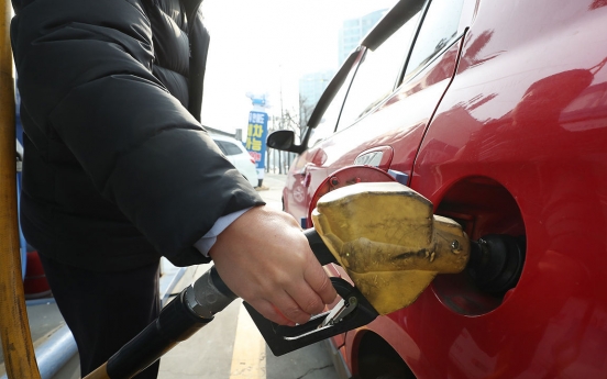 Gasoline prices dip to 1-year low