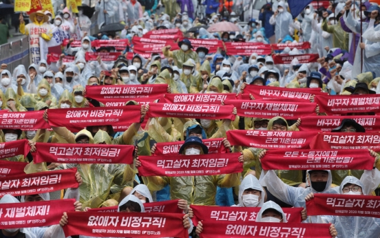 Labor union plans mass rally amid virus worries