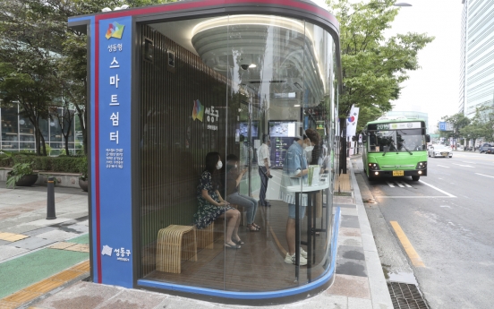Seoul unveils virus-blocking bus shelter