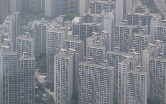 Sale prices of upscale Seoul apartments surge amid tightened rules