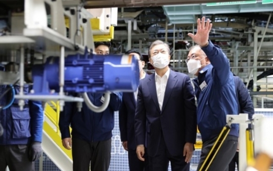 President Moon pledges W20tr investment in future mobility, tours Hyundai’s Ulsan plant