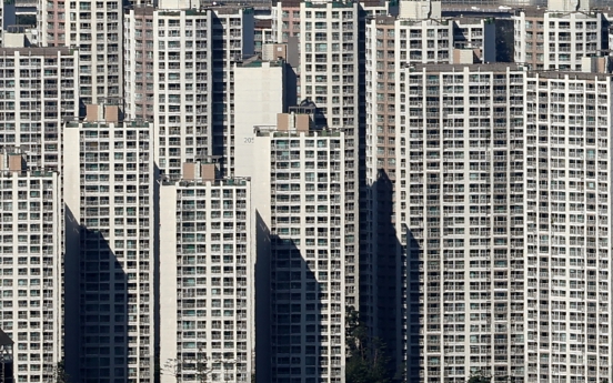 Pricey Gangnam apartments stand out as homeowners' safe haven