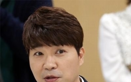 [Newsmaker] Comedian Park Soo-hong to sue brother, sister-in-law