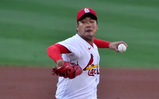 Cardinals' Kim Kwang-hyun takes no-decision in up-and-down start