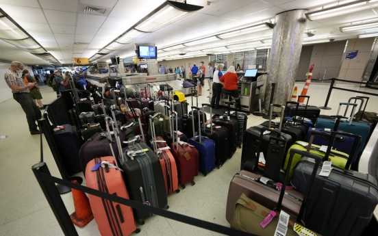US plans to make airlines refund fees if bags are delayed