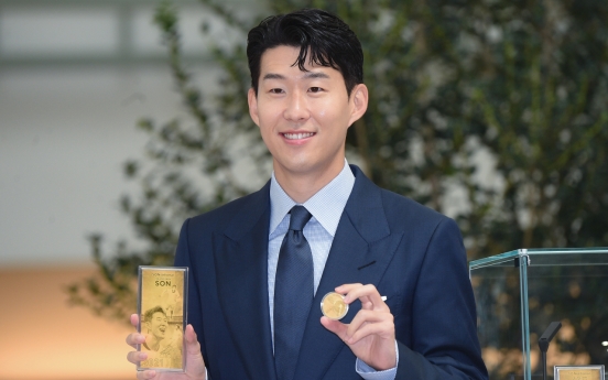 Commemorative medals for footballer Son Heung-min go on sale