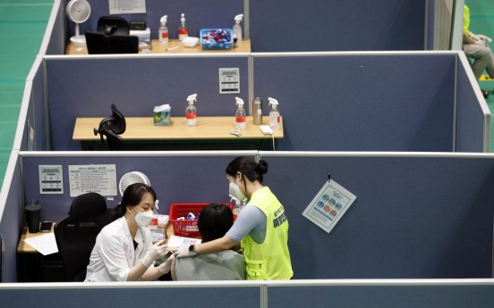Glitches put foreign teachers behind Korean colleagues in vaccine queue