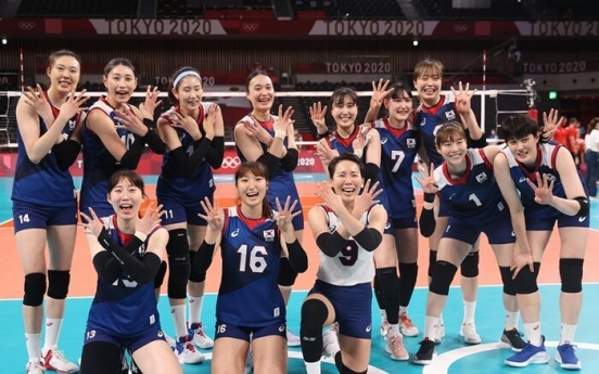 [Tokyo Olympics] Volleyball players thrive under hard-working, adaptable coach