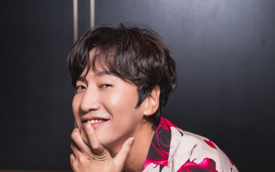 [Herald Interview] Lee Kwang-soo returns as relatable office worker in disaster comedy ‘Sinkhole’