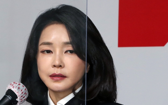 Presidential candidate Yoon’s wife's work experience at a gallery claimed as false