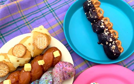 Sprinkling new flavors on classic deep-fried doughnut