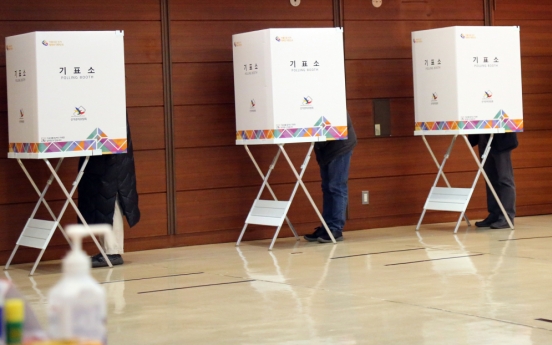 Overseas voting begins, candidates seek to win over expats