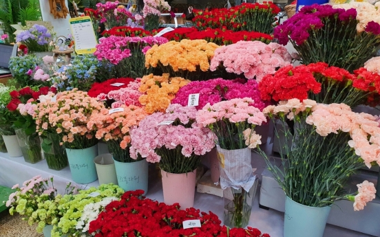 [Well-curated weekend] For Parents’s Day, head to Yangjae Flower Market Center for freshest cut carnations