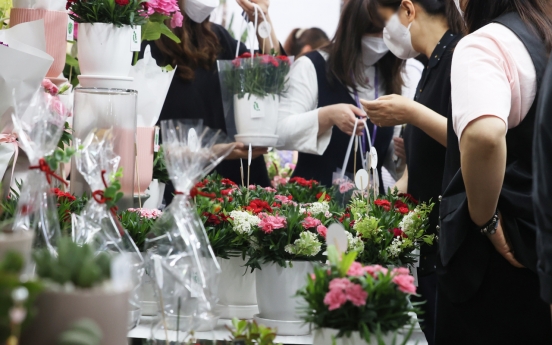 [Photo News] Carnations for Parent’s Day