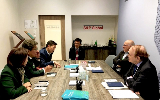 Hanwha CEO attends Davos forum as member of Yoon’s delegation