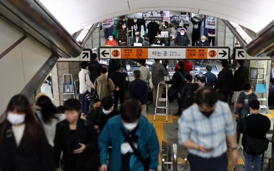 Seoul to resume late-night subway service starting next month