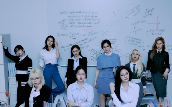 Twice breaks ‘7-year jinx’ by renewing contract with JYP