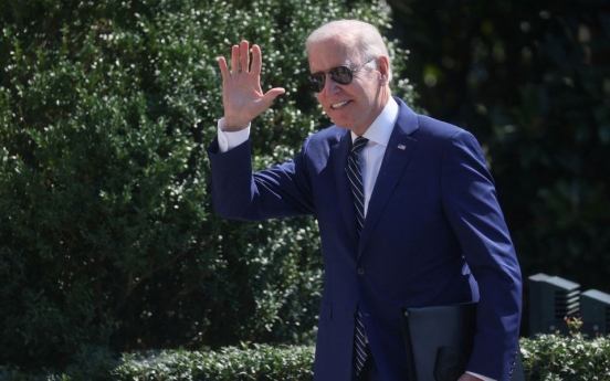 [Newsmaker] Biden forgives millions of student loans; critics fear inflation