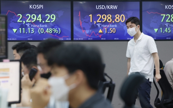 Seoul shares open sharply lower on rising recession fears